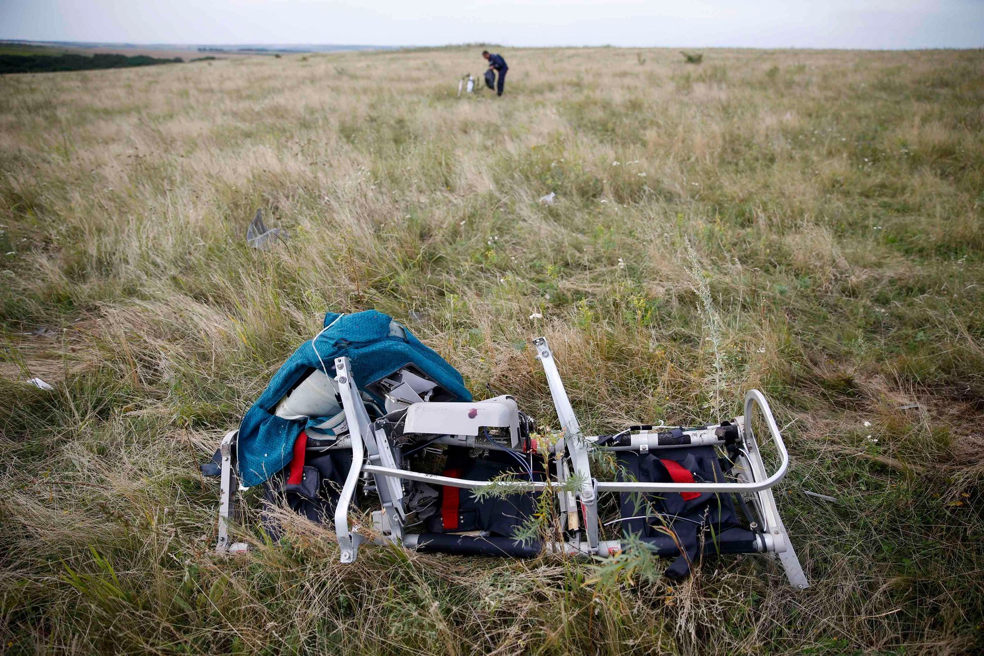 Trosky sestřeleného letu MH17