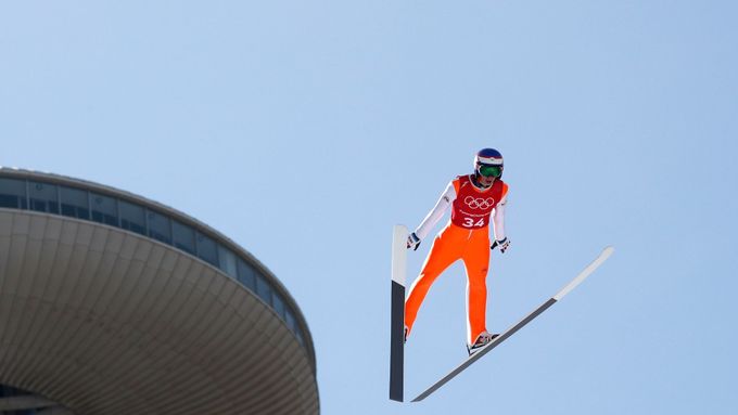 Čestmír Kožíšek předvedl v kvalifikaci skok dlouhý 132,5 metru.