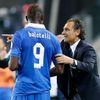Fotbal, kvalifikace MS: Itálie - Česko:  Mario Balotelli a Cesare Prandelli
