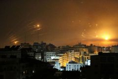 Tel Avivem se znovu rozezněly sirény, Hamás k Izraeli vyslal přes 200 raket
