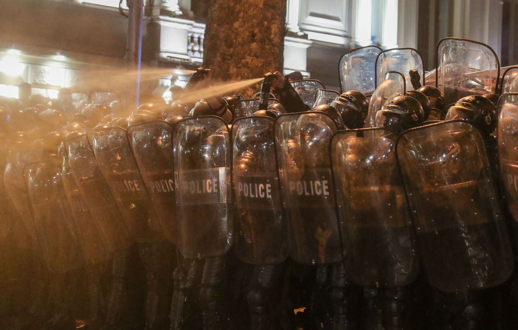gruzie protesty evropská unie demonstrace vodní děla