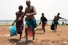 Humanitární katastrofa: Tisíce lidí bojují o život