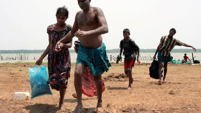 Exodus Tamilů z oblasti bojů na Srí Lance