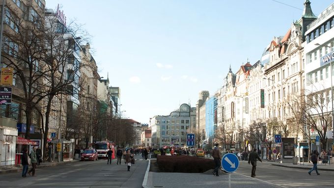 Z dolní části Václavského náměstí je pěší zóna
