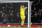 Hložek pomohl Leverkusenu k postupu přes Ferencváros, Arsenal překvapivě končí