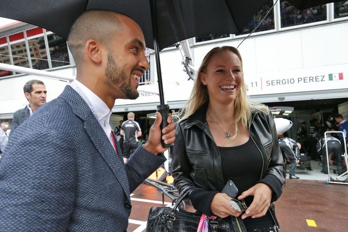 F1, VC Monaka 2016: Theo Walcott  a Caroline Wozniacká