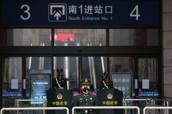 23. ledna, nádraží ve Wu-chanu. Čína uzavírá celé město s 11 miliony obyvatel.