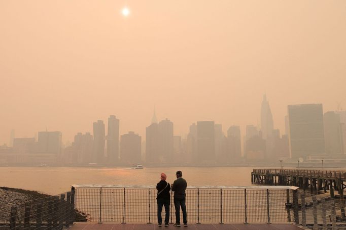 Znečištěný vzduch v New Yorku kvůli lesním požárům v Kanadě.