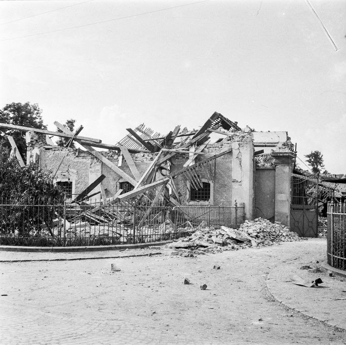 Pardubice po bombardování z noci z 21. na 22. července 1944.