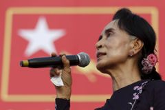 Su Ťij by přeci jen mohla být prezidentkou Barmy. Jednání o změně ústavy jsou slibná