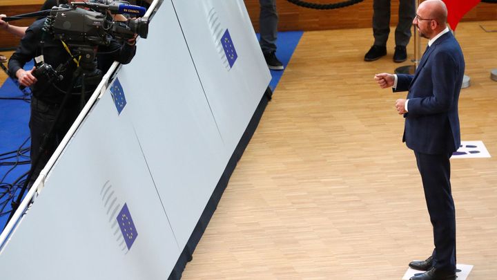 Po třech dnech vyjednávání je na summitu na stole nový návrh pokrizového fondu