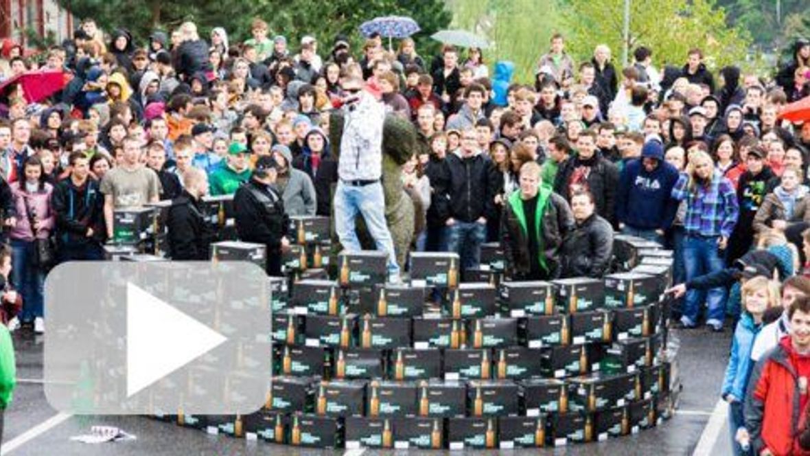 VIDEO: 10 000 piv na kolejích Harcov!