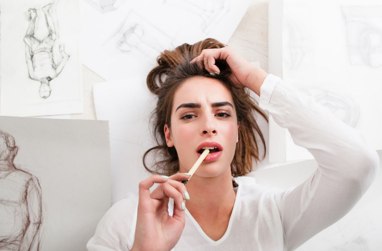 Zlozvyky, okusování tužky, žena.cz