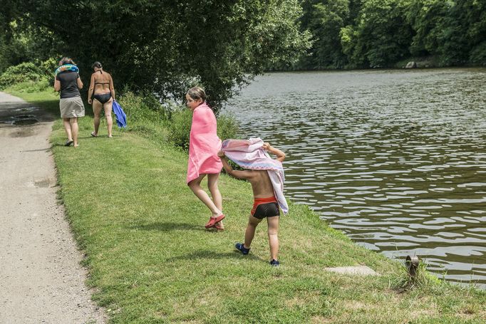 Koupání v řece Berounka. Černošice Mokropsy, 18. 7. 2018