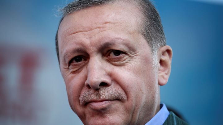 Volby v Istanbulu dál platí, Erdoganova strana neuspěla v hlavním bodě stížnosti