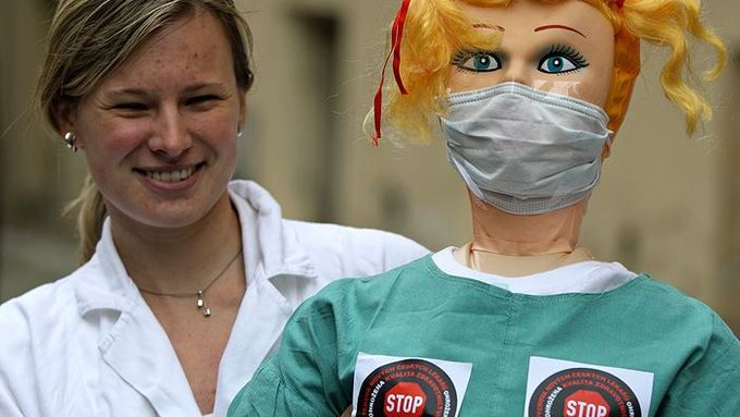V květnu lékaři stávkovali proti rušení fakultních nemocnic.