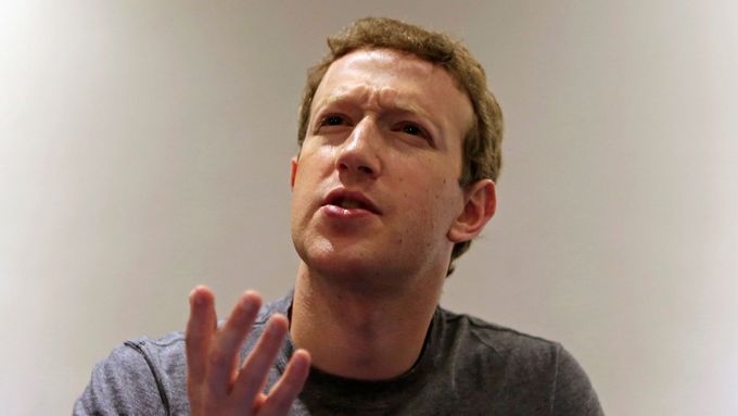 Facebook do velké míry úspěšně zprivatizoval možnost sdílet informace.