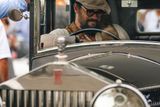 Jason Momoa ve svém Rolls-Roycu Phantom II z roku 1929.