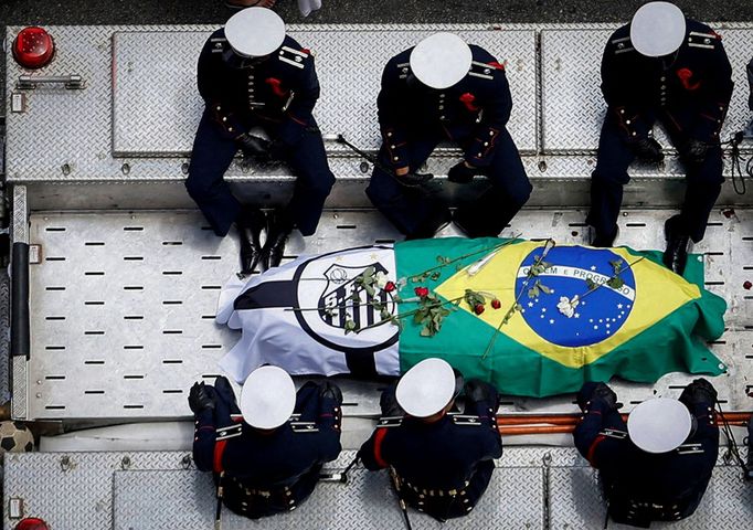 Soccer Football - Death of Brazilian soccer legend Pele - Santos, Brazil - January 3, 2023 Members of the National Guard are pictured as the casket of Brazilian soccer le