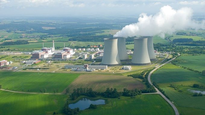 Výstup z jaderné energetiky zatím navzdory protestům ekologů nikdo neplánuje