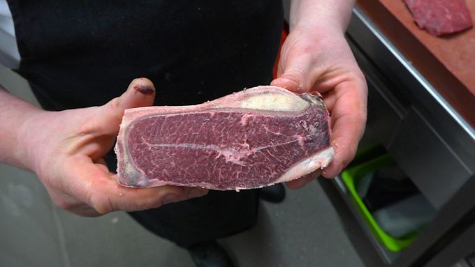Jak poznat dobré hovězí maso a jak ho skladovat? Mistr řezník poradí
