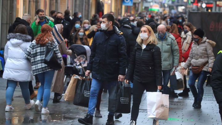 Nákupní horečka před Vánoci roste. Tržby obchodníkům stoupají až o desítky procent; Zdroj foto: Reuters