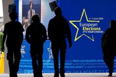 12 Czech parties including extremists reach EU funds