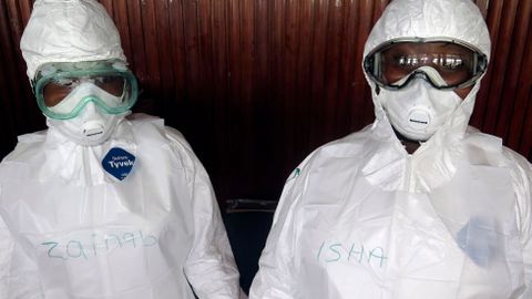 Svět ebolu podcenil, africké státy izolujme, říká vakcinolog