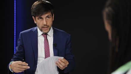 Ekonom o lhaní si do kapsy: "Švarc" je v rozkvětu a 100 miliard platíme jen za dluh