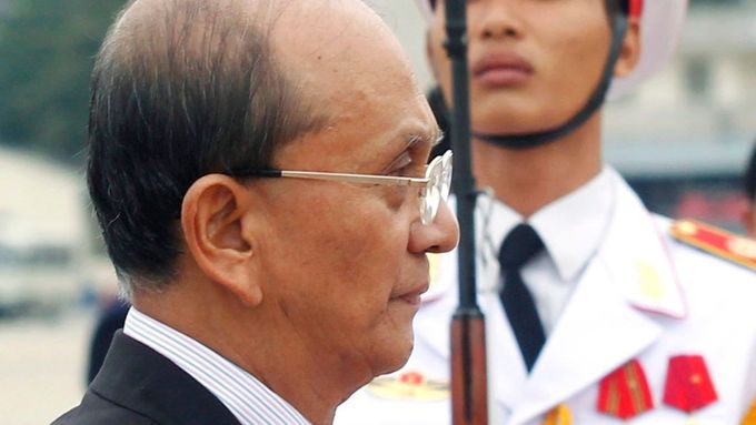 Thein Sein ještě jako barmský premiér