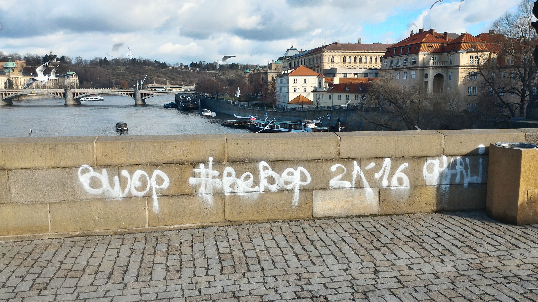 Karlův most - graffiti