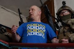 Video: Na lovu zrádců. Změnil jsem názor, hájil se před "tajnými" Ukrajinec
