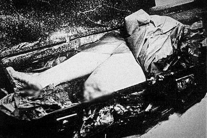 Části těla zavražděné ženy Otýlie Vranské, které byly nalezené v jednom z kufrů. Nedatovaná fotografie z policejního vyšetřování (cca 30. léta 20. století)