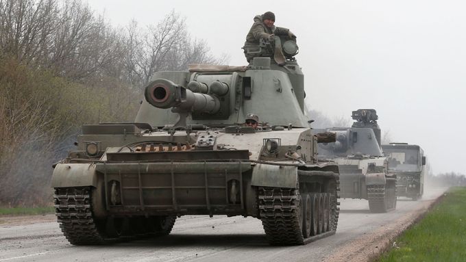 Ruské jednotky nedaleko ukrajinského města Mariupol.