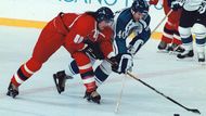 Jaromír Jágr byl už v té době velká hvězda NHL. V Naganu hrál výborně, ale jedničkou týmu nebyl... Dnes, to ale víte, po návratu do NHL válí ve Philadelphii.