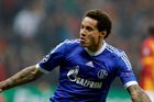 Schalke díky výhře udrželo naději na přímý postup do LM
