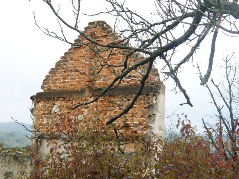 ruiny domu v Bosně
