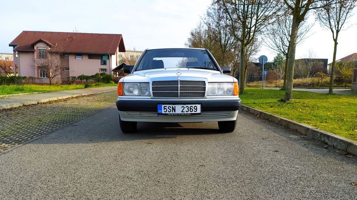 Menší, ale stejně drahý. Projeli jsme "bejby benz" slavící čtyřicítku; Zdroj foto: Jakub Stehlík