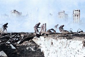 Řež ve Stalingradu obrazem: Německý útok zastavila zima a tuhý odpor Sovětů