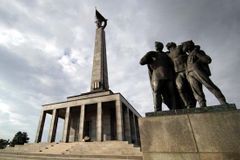 Rýsuje se další spor o pomníky. Mezi Poláky a Rusy