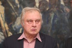 Zemřel údajný dědic miliardového konta ve Švýcarsku. Figuroval v kauze Ransdorf