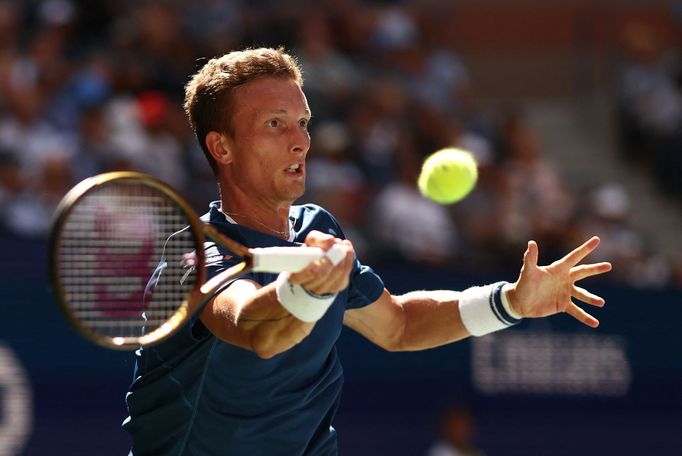 Jiří Lehečka  ve čtvrtfinále US Open proti Carlosi Alcarazovi