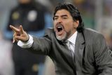 Diego Maradona ukazuje: dejte ještě jeden