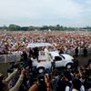 Papež František během návštěvy v Barmě