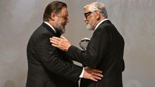 „Právě jsem slyšel smutnou zprávu.“ K úmrtí Bartošky kondoloval i Russell Crowe