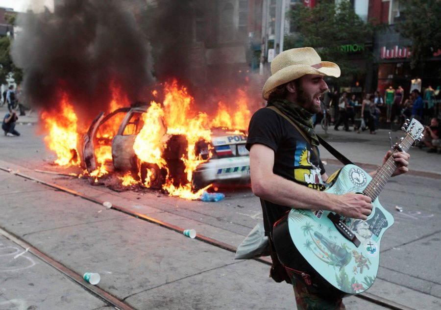 Summit G20 v Torontu provázejí násilnosti