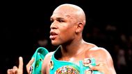 Ze 42 vítězství Mayweather 26 vybojoval právě knokautem. V profesionálním ringu ještě porážku nepoznal.