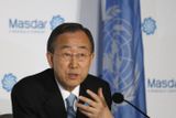 Generální tajemník OSN Pan Ki-mun vyzval Rusko, aby dále nevyhrocovalo situaci. "Apeluji na Ruskou federaci, aby se vyhnula jakýmkoliv činům nebo rétorice, která by mohla vést k dalšímu napětí".