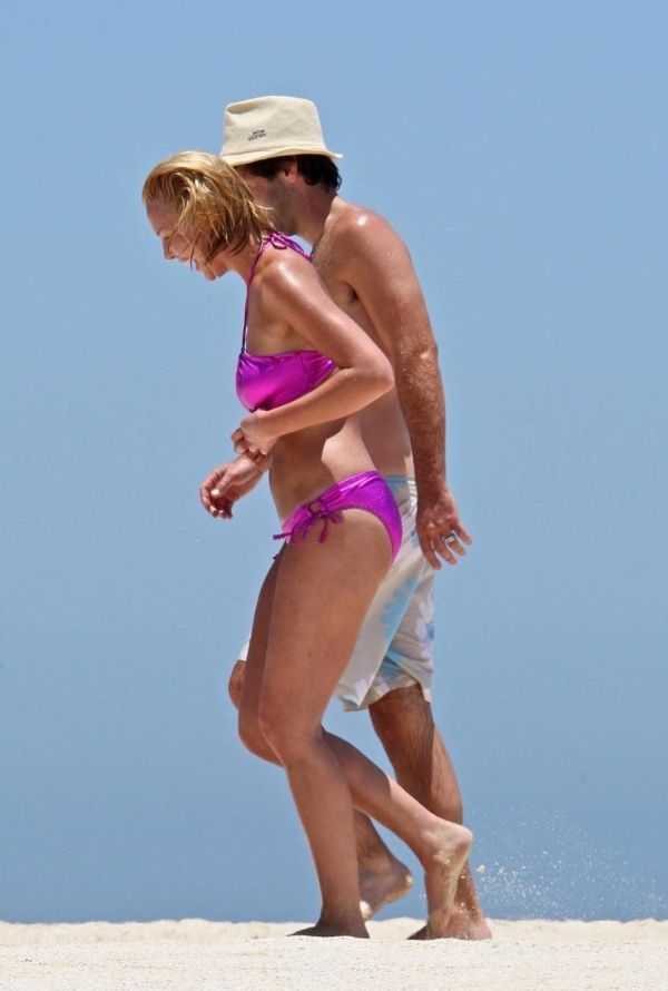 Katherine Heigl v plavkách