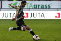 Video: Udine porazilo oslabenou Boloňu parádím volejem v nastavení. Krejčí odehrál 56 minut